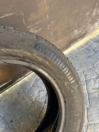 Neumático nuevo 215/60R16 continental