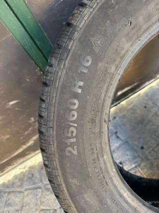Neumático nuevo 215/60R16 continental
