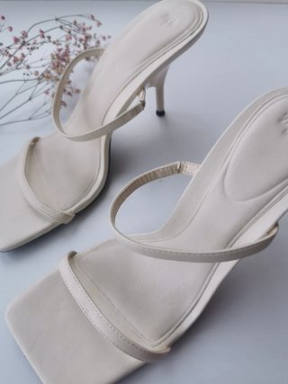 Sandalias Zara tacón bajo punta cuadrada T38