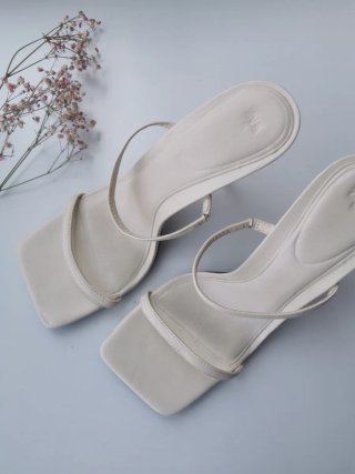 Sandalias Zara tacón bajo punta cuadrada T38