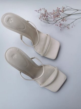 Sandalias Zara tacón bajo punta cuadrada T38