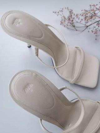 Sandalias Zara tacón bajo punta cuadrada T38