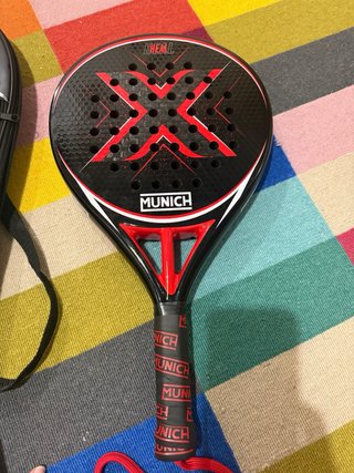 Pala de pádel Munich con funda