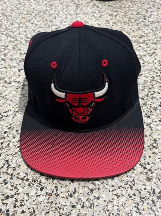 Gorra Chicago Bulls Roja y Negra