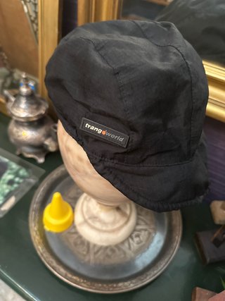 Gorra Trango World con orejeras