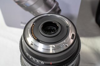 Objetivo Sirui 20mm T1.8 Anamórfico AF  montura L