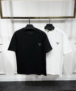 Camisetas Prada Negras y Blancas