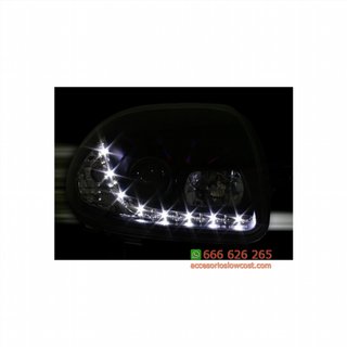 FAROS LED LUZ DIURNA RENAULT CLIO 2. FONDO NEGRO.