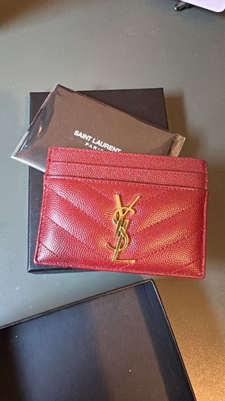 Tarjetero YSL Cassandre Granate Caja