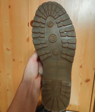Zapatos de plataforma burdeos y rojos