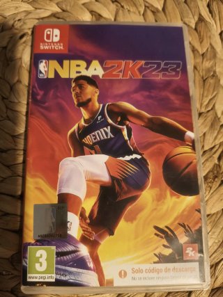 Caja del videojuego NBA 2K23 para Nintendo Switch.