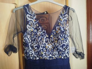 Vestido elegante azul y plateado