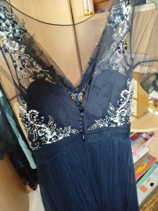 Vestido elegante azul y plateado