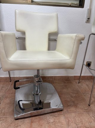 SILLA DE BARBERIA REGULABLE
