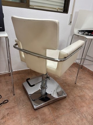 SILLA DE BARBERIA REGULABLE