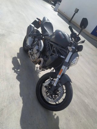 Ducati Monster 821 Negra