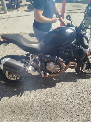 Ducati Monster 821 Negra