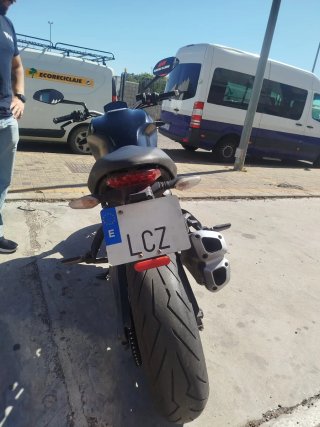 Ducati Monster 821 Negra