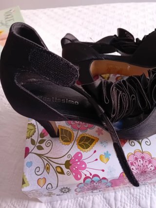 Sandalias Fastississimo Negras Flores Tela