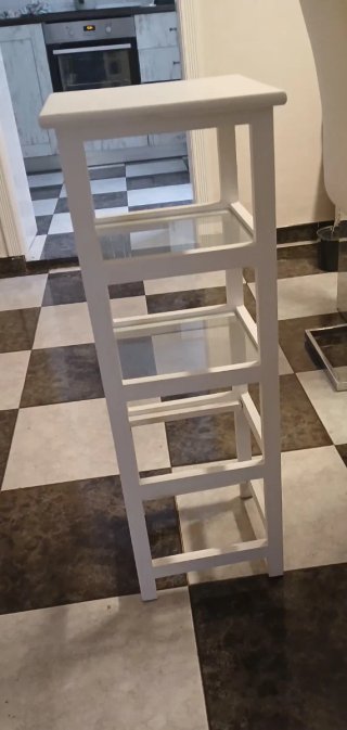 Mueble auxiliar blanco y cristal