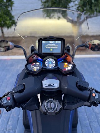Kymco AK 550
