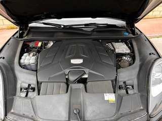 Porsche Cayenne coupe 2020 techo