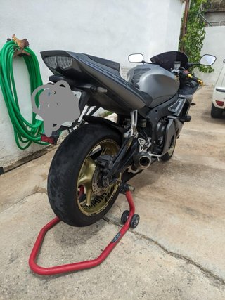 Yamaha R6 Sportbike Gris