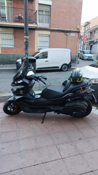 Maxi Scooter A2 Negra y Naranja