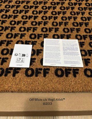 Tappeto Off-White Virgil Abloh™