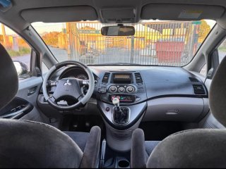 Mitsubishi Grandis 2005