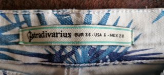 Pantalones con estampado tropical, talla 38