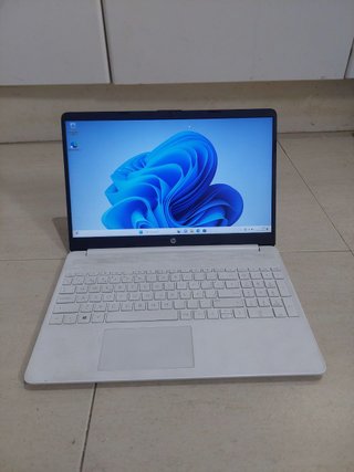 Ordenador Portátil HP i5 Blanco