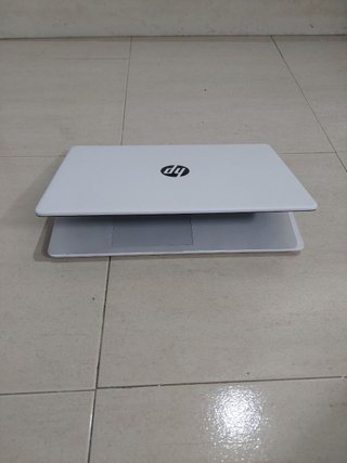 Ordenador Portátil HP i5 Blanco