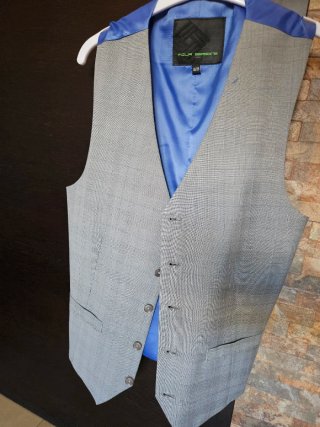 Traje de chaqueta gris y azul