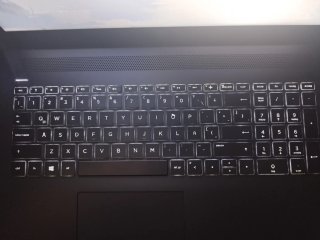 HP Pavilion i5 7200 U 12GB SSD + 1TB + NVIDIA