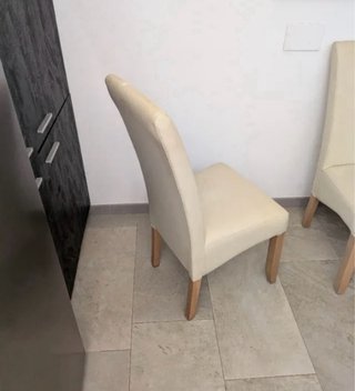 Juego de 4 sillas polipiel beige madera acacia