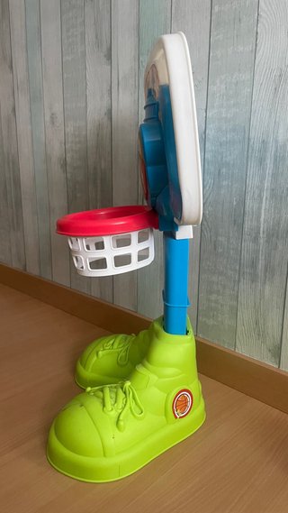 Canestro da basket per bambini con palla