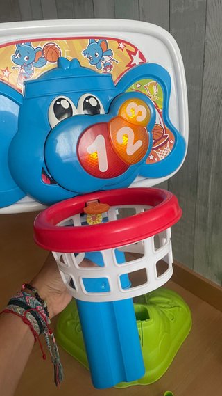 Canestro da basket per bambini con palla