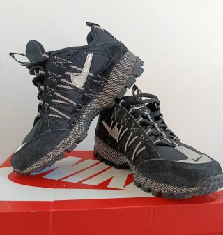 Zapatillas Nike Talla 40 Negras y Plateadas