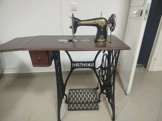 Máquina de coser Singer antigua