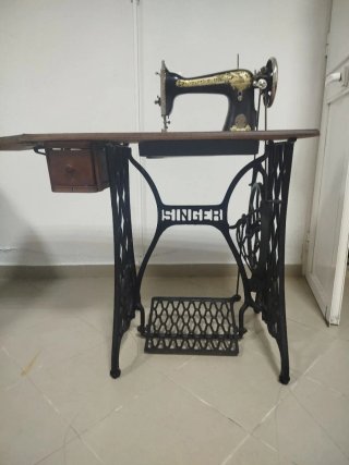 Máquina de coser Singer antigua