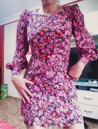 Vestido Zara floral manga larga espalda descubiert