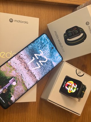 Motorola Edge + Moto Watch Fit