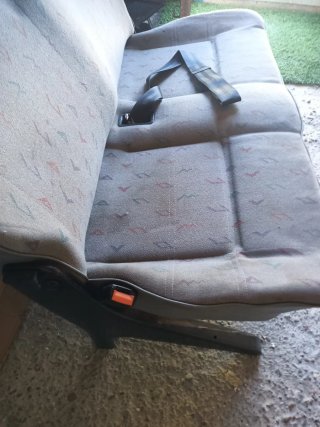 Asiento trasero Volkswagen y cinturón