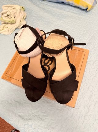 Sandalias de tacón negras