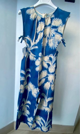 Buzo  estampado floral azul Talla 7
