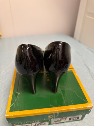Zapatos de tacón Pitillos negros charol
