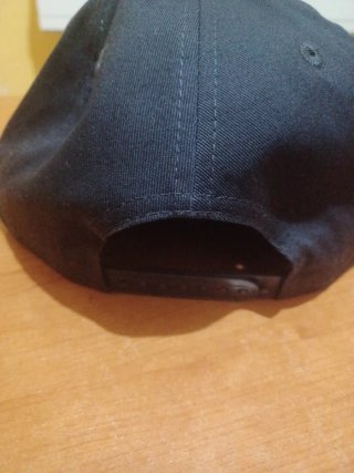 Gorra New Era 9FIFTY Snapback Negra y Roja