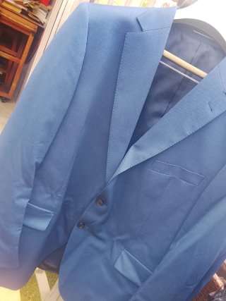 Traje azul talla 48