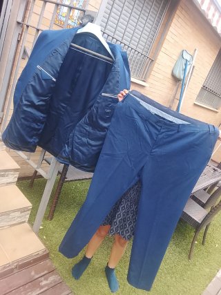 Traje azul talla 48
